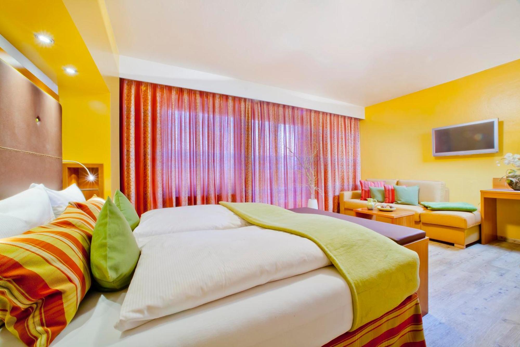 Hotel Altstadt-hotel Zum Hechten 3*