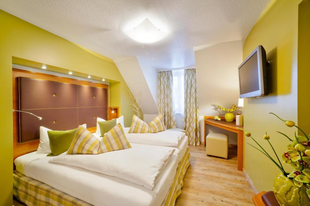 Altstadt-hotel Zum Hechten Hotel 3*