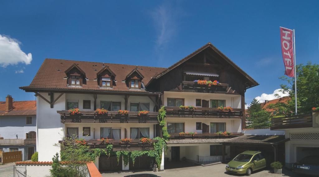 Hotel Altstadt-hotel Zum Hechten 3*